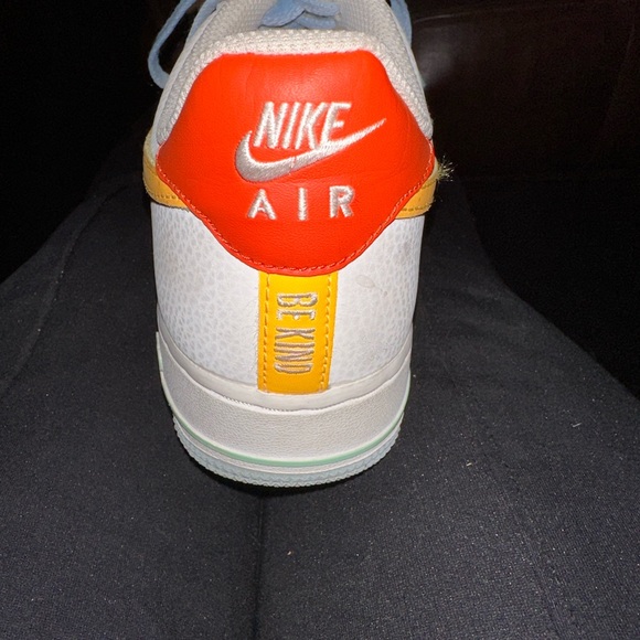 AIR FORCE 1 '07 LV8
"Be Kind" mens sz 7.5 women’s as 9 - Picture 4 of 9